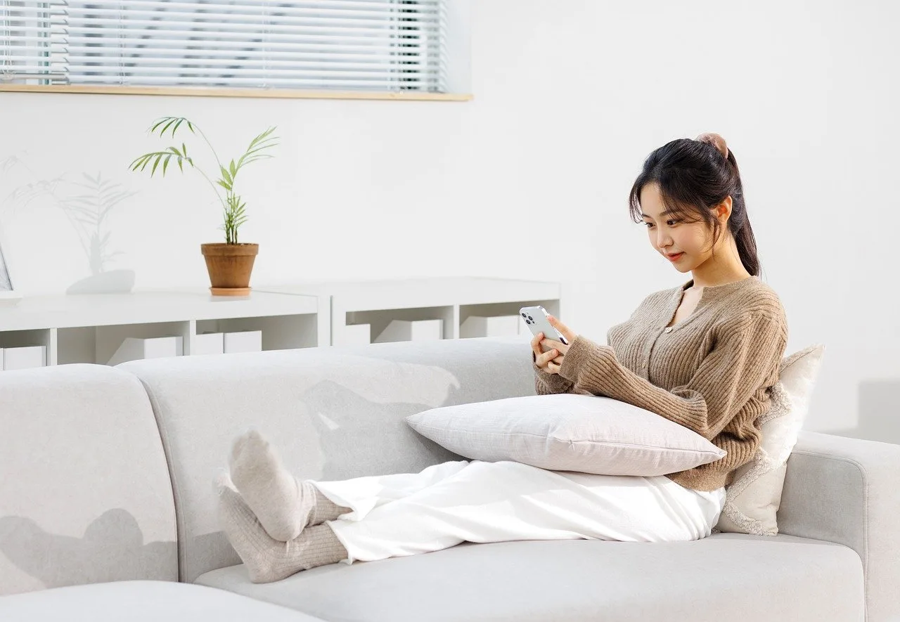 Resident using eVeoWash